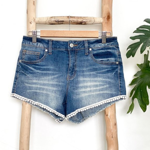 ALTAR'D STATE‎ Like New Blue Stretch Denim Scalloped Lace Trim Shorts Size 26